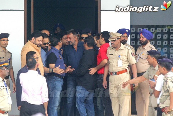 Sanjay Dutt Released from Yerawada Central Jail