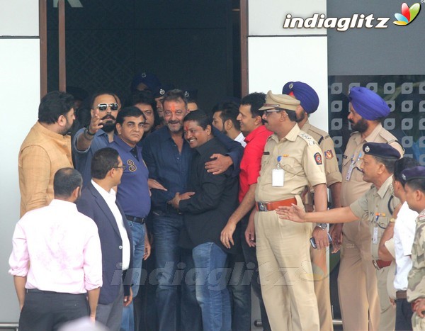 Sanjay Dutt Released from Yerawada Central Jail