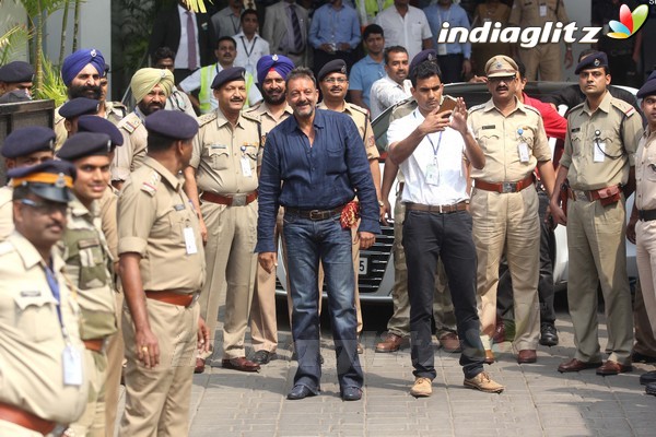 Sanjay Dutt Released from Yerawada Central Jail