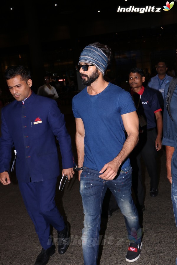 Shahid Kapoor Spotted at International Airport