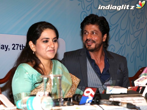 Shah Rukh Khan Launches Shaina NC's Book 'Movers & Makers'
