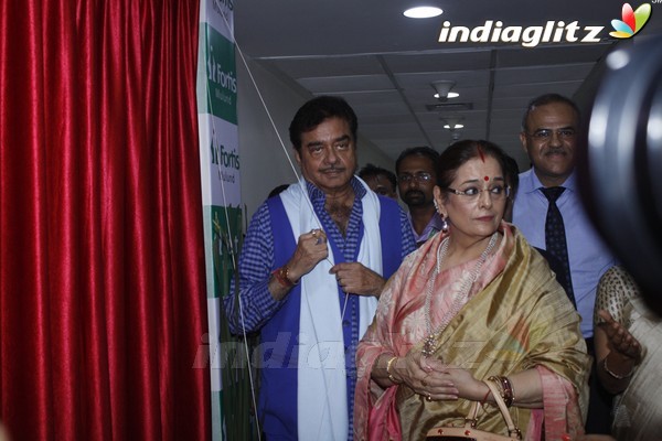Shatrughan Sinha Unveils Wall of Tribute & Felicitates Families of Organ Donors