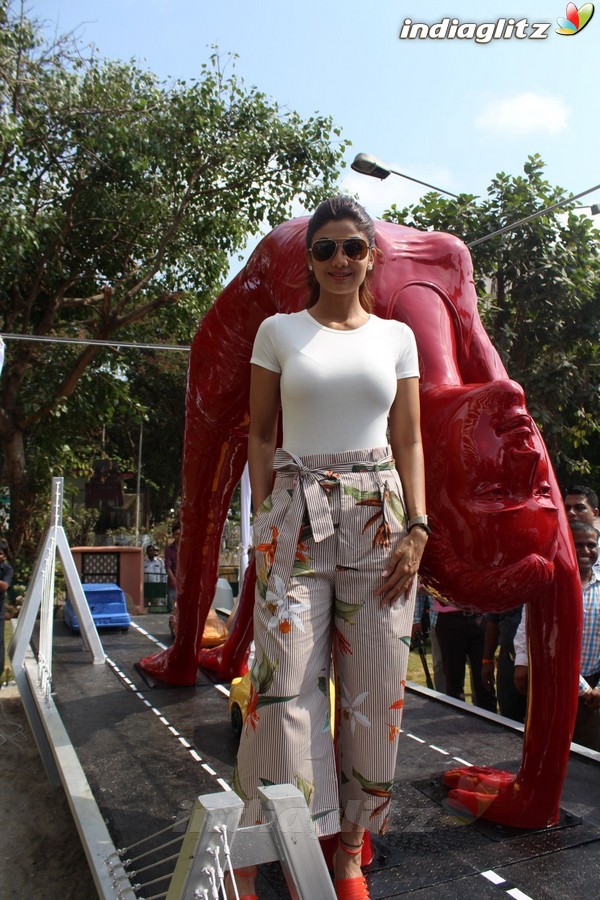 Shilpa Shetty Inaugurates Her Yoga Posed Statue