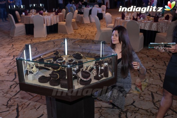 Sayani Gupta, Shriya Pilgaonkar at 13th Gemfields Retail Jewellers India Awards
