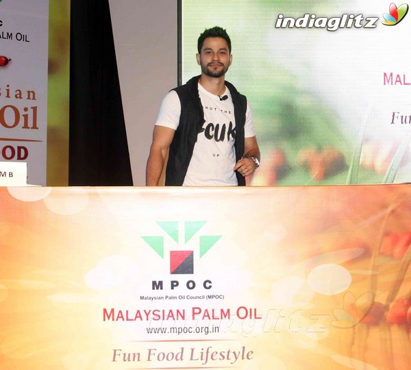Kunal Khemu, Soha Ali Khan grace Malaysian Palm Oil's Cooking Event