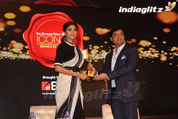 Shilpa Shetty & Sonu Sood at Iconic Brands of India 2017 Summit