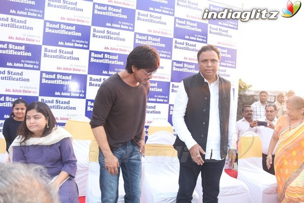 Shah Rukh Khan at Mark The Beautification of Band Stand Bandra Event