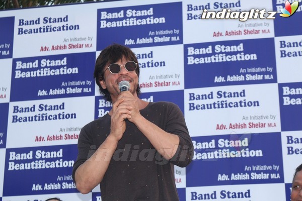 Shah Rukh Khan at Mark The Beautification of Band Stand Bandra Event