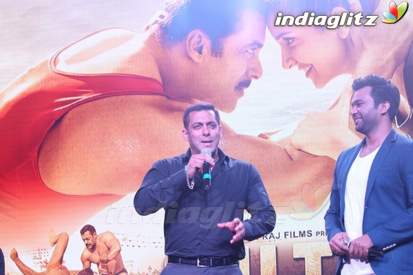 Salman Khan, Anushka Sharma at 'Sultan' Trailer Launch