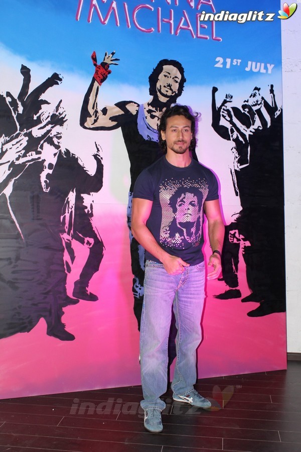 Tiger Shroff Unveils Graffiti Artwork of Ravi Kaul