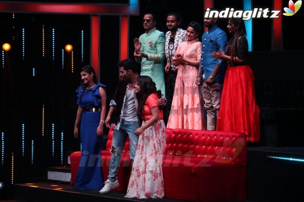 Varun Dhawan Launches 'Dishoom' Song on Sa Re Ga Ma Pa