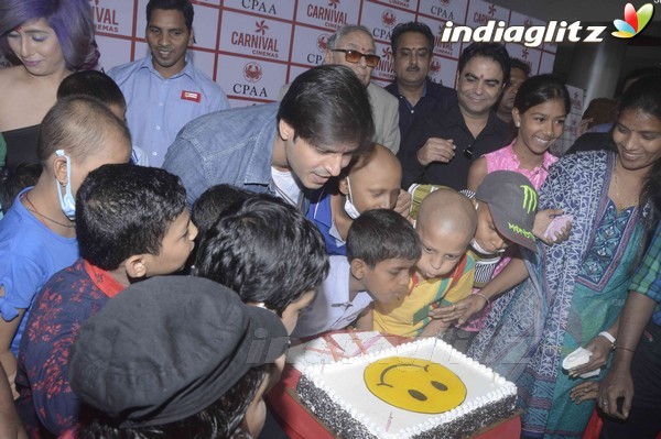 Vivek Oberoi Celebrates Birthday With Cancer Patients