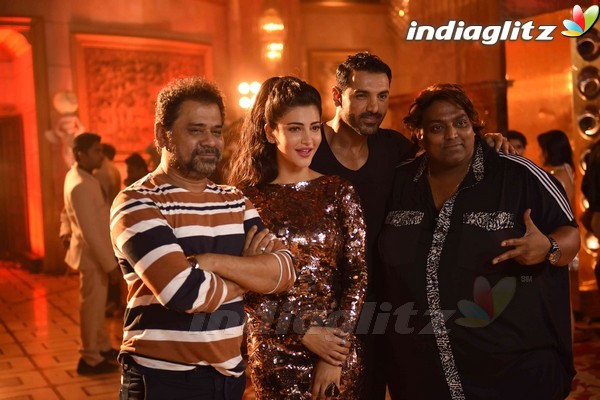 John Abraham, Shruti Haasan at 'Welcome Back' Song Shoot