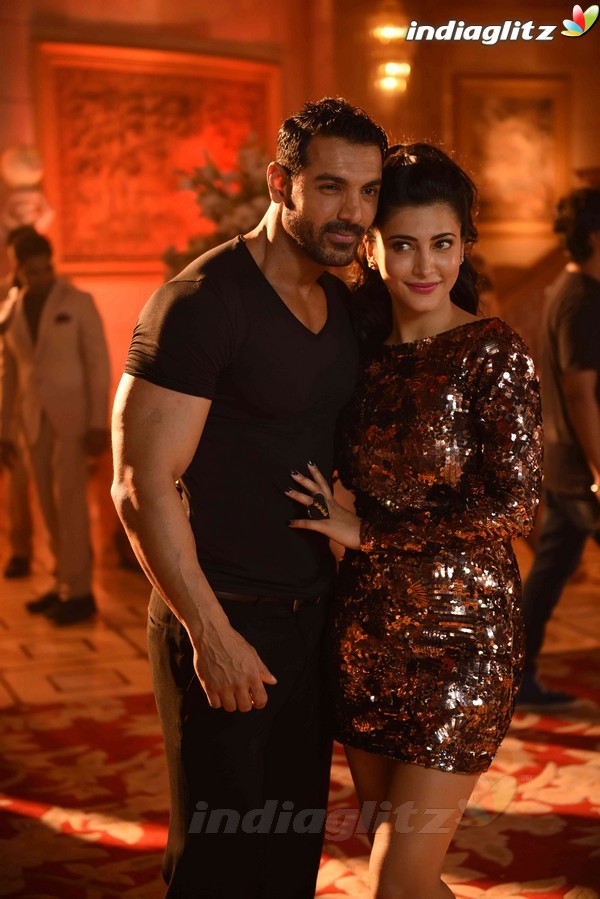 John Abraham, Shruti Haasan at 'Welcome Back' Song Shoot