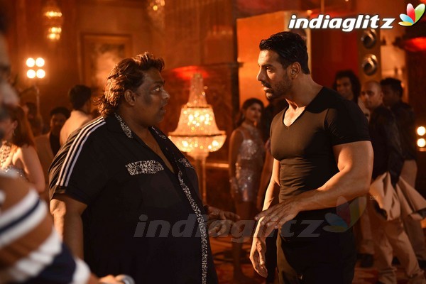 John Abraham, Shruti Haasan at 'Welcome Back' Song Shoot