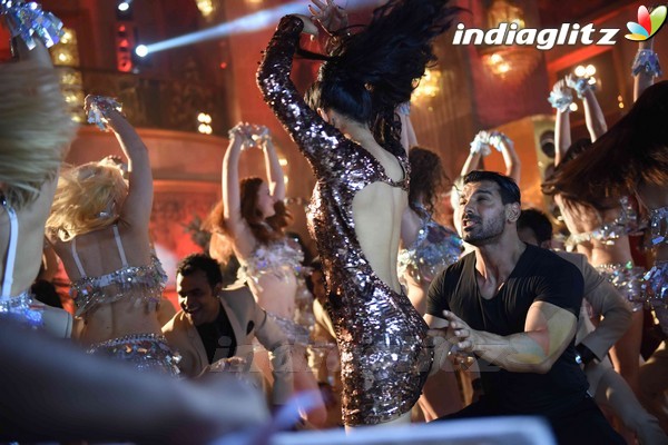 John Abraham, Shruti Haasan at 'Welcome Back' Song Shoot