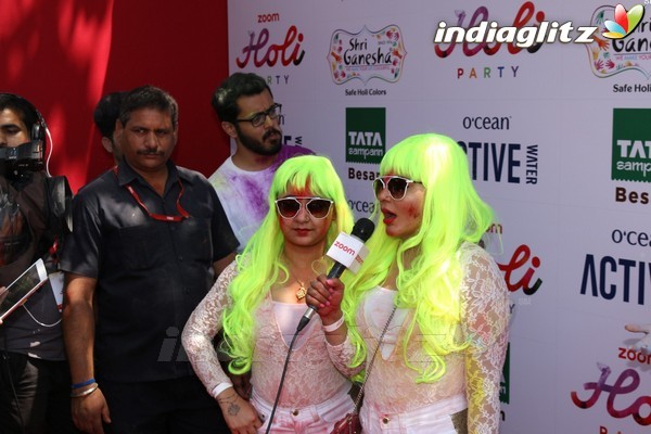 Varun Dhawan, Alia Bhatt at Zoom Holi 2017 Celebration