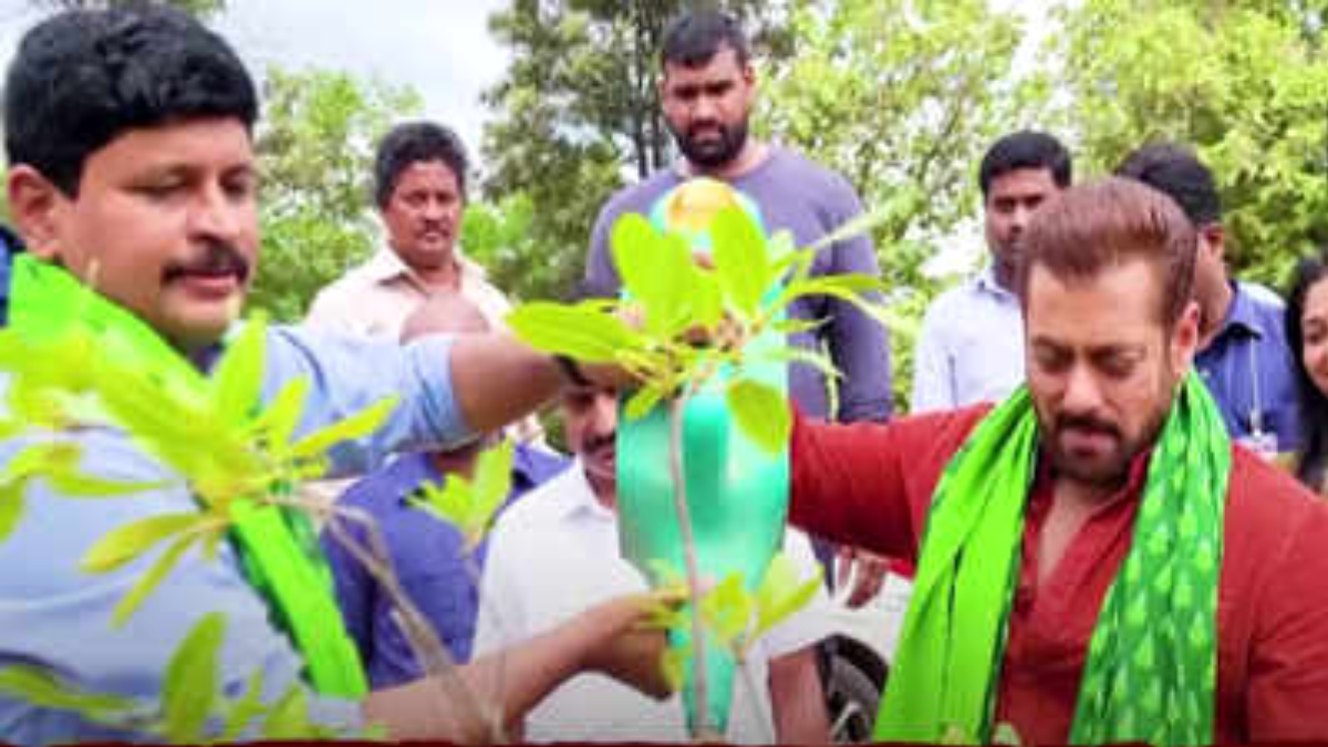 Salman Khan takes part in the Green India Challenge 