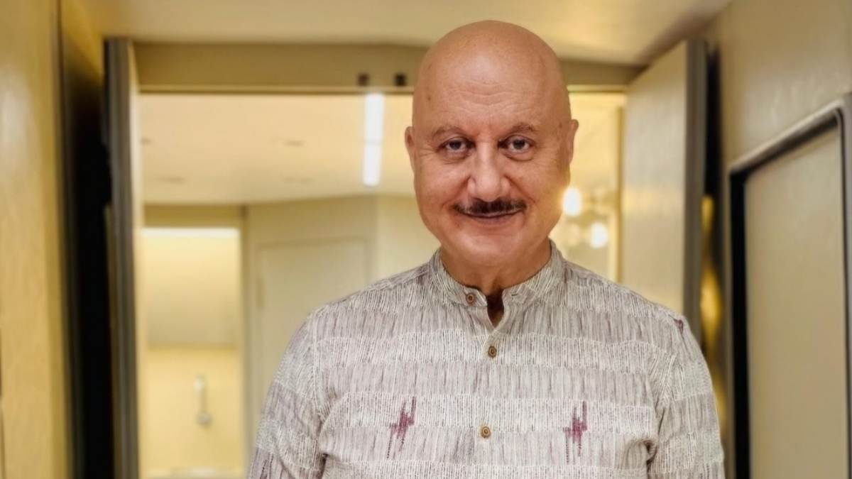 Anupam Kher doesnt consider himself a mainstream actor for this reason 