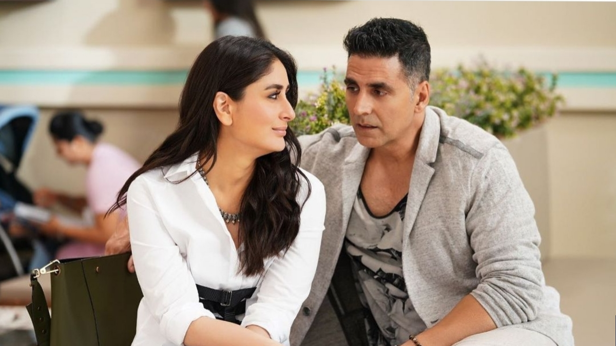 Kareena Kapoor finds it weird to romance Akshay Kumar due to this reason 