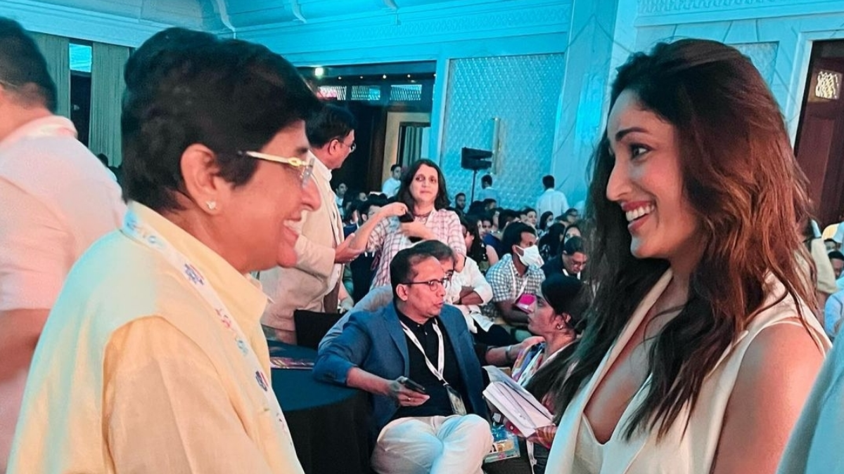 Yami Gautam has a fan-girl moment with Dr Kiran Bedi at Goafest
