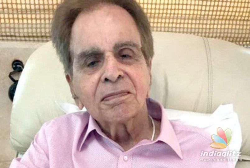 Tragedy King Dilip Kumar Diagnosed With Pneumonia!