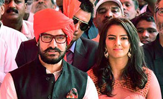 Aamir Khan gifts 'Dangal' to bride Geeta Phogat