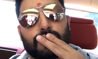 Abhishek Bachchan shares his love with his fans