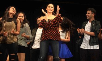 Alia Bhatt Visits Dance Academy 'Strut - The Dancemakers'