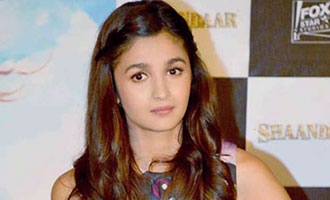 Alia Bhatt was warned by mom for THIS!