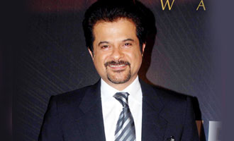 Anil Kapoor signs blank cheque FOR THIS! Find Out