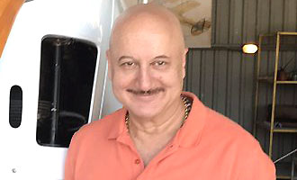 Anupam Kher shoots in Cape Town for 'The Indian Detective'