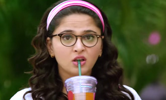Birthday girl Anushka Shetty's film SIZE ZERO trailer opens to overwhelming response on You Tube!