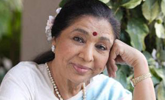 Asha Bhosle shares pic of her two favourite people: SEE HERE