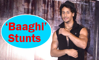 Tiger Shroff treats fans with Live action!