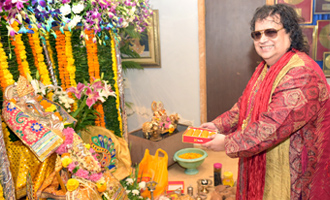 Bappi Lahiri Celebrates Ganesh Chaturthi Festival 2017