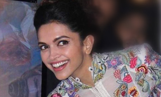 When Deepika tied a journalist's shoelace!!!