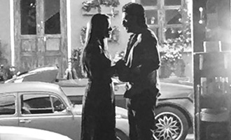 SRK in all praise with iconic picture from 'Dilwale'