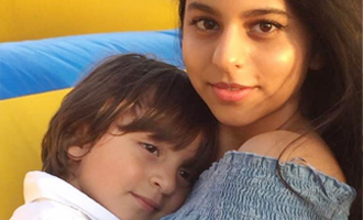 AWWDORABLE! SRK's kids Suhana and AbRam pic is hard to ignore