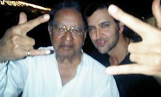 Hrithik Roshan makes grandfather emotional! And HOW?