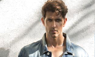 Hrithik Roshan makes dubbing artists extremely proud