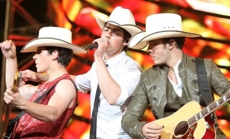 Jonas Brothers Charm Mumbai in Debut Lollapalooza Performance