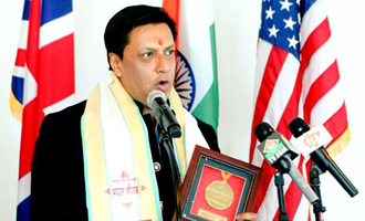 Madhur Bhandarkar honoured with Bharat Gaurav Award in New York
