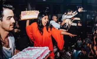 Priyanka Chopra And Nick Jonas Throw Cakes At Fans!