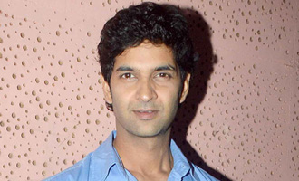 Purab Kohli joins hands with Axis Bank