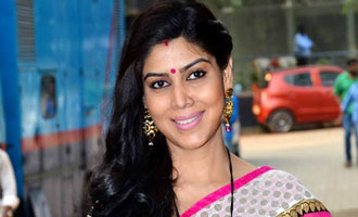 Not ready for commitment that daily shows need: Sakshi Tanwar