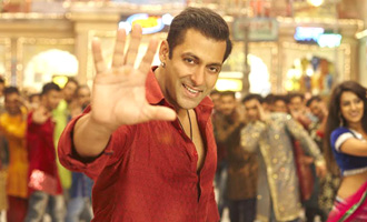 Salman Khan: 'Aaj Ki Party' song has two versions