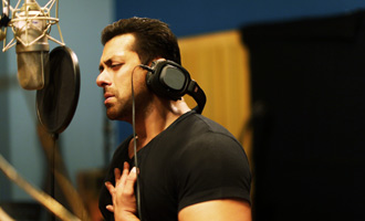 'Hero': Salman Khan sings the love song of the year