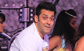 Salman to perform in three avatars at award show