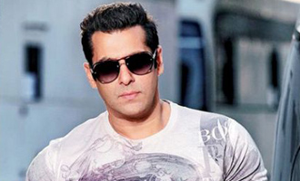 Who better than Salman for 'Race 3', says Saif